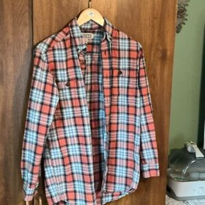 Duluth Trading Co Red and Blue Plaid Casual Button Down Trim Fit Flannel Shirt